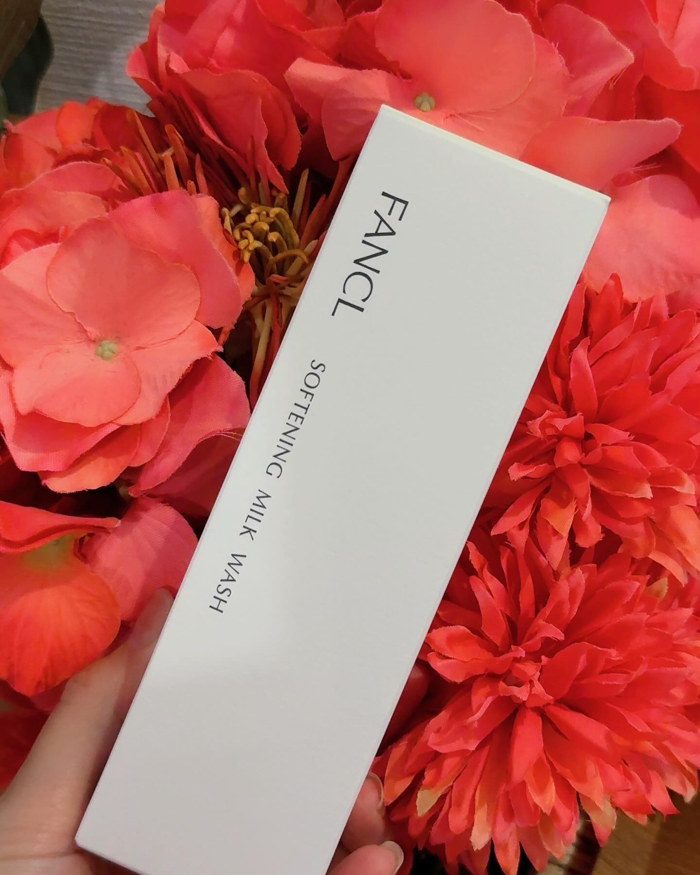 #PR #ファンケル

ファンケル　やわ肌ミルク洗顔（朝用ミルク状洗顔料）をお試ししました。

こちらは１０月１６日に新発売するファンケルの泡立て不要で忙しい朝でもすすぎが簡単にできる『直塗りして、すすぐだけ』の朝用の時短洗顔になります。 