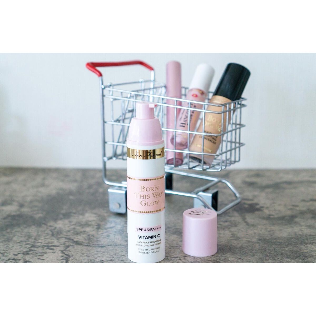 ボーン ディス ウェイ グロウ モイスチュアライジング メイクアップ プライマー/Too Faced/化粧下地を使ったクチコミ（1枚目）