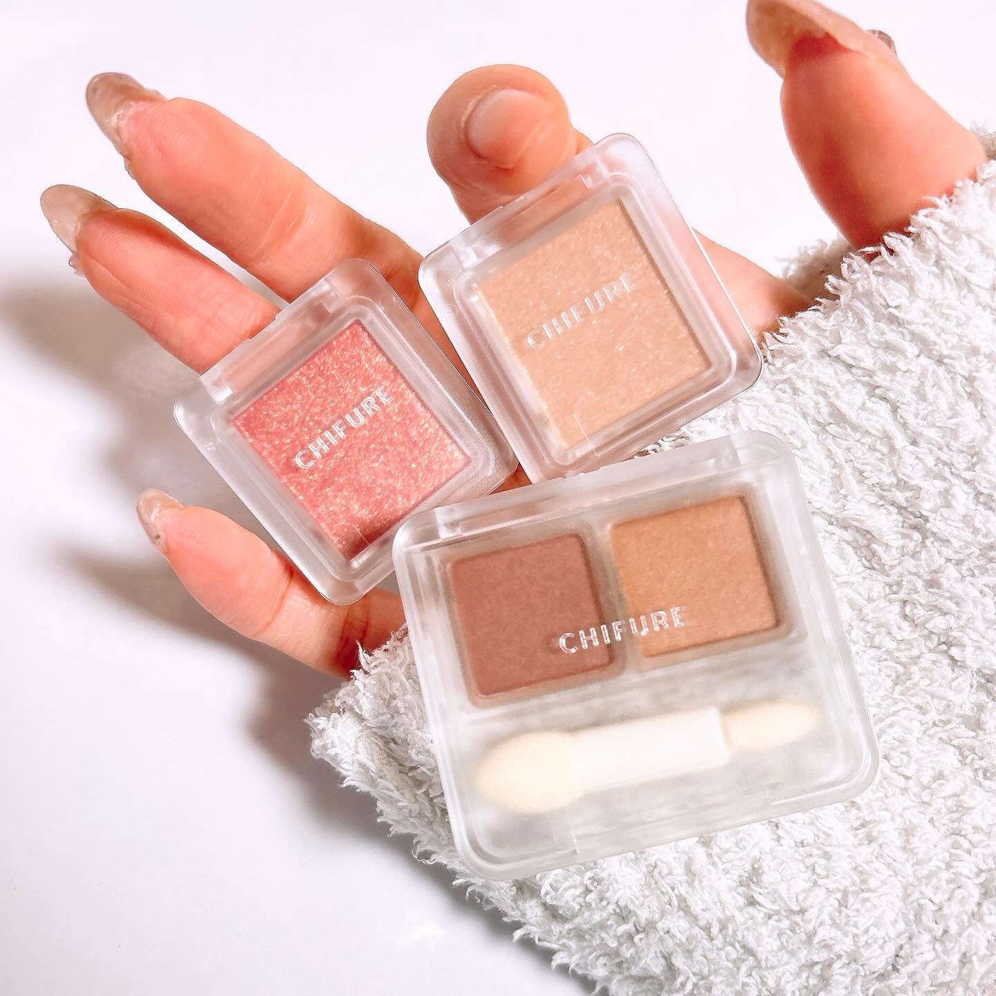 ツイン カラー アイシャドウ/ちふれ/アイシャドウパレットを使ったクチコミ（3枚目）