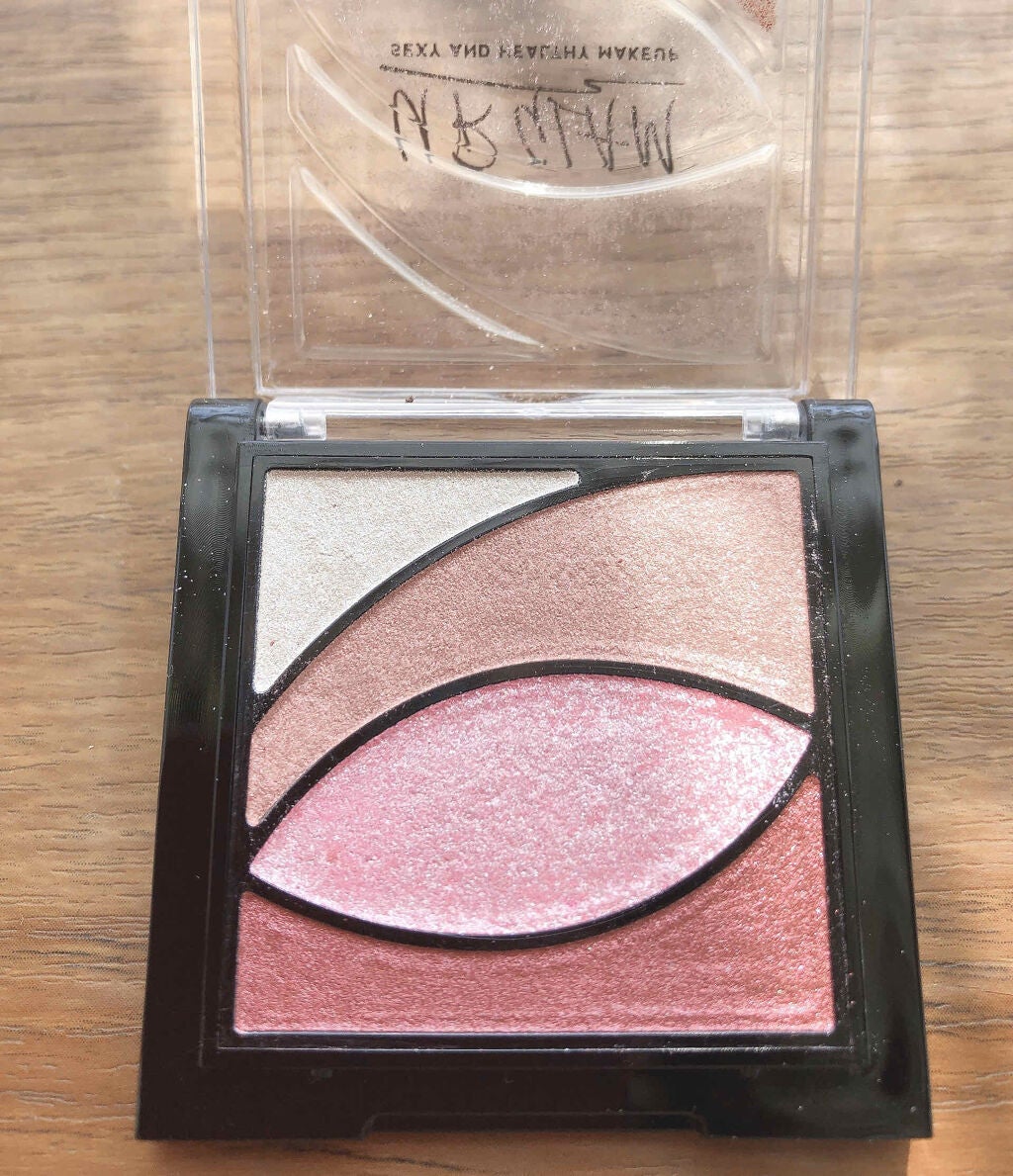 UR GLAM VELVET EYE COLOR PALETTE/U R GLAM/アイシャドウパレットを使ったクチコミ(2枚目)