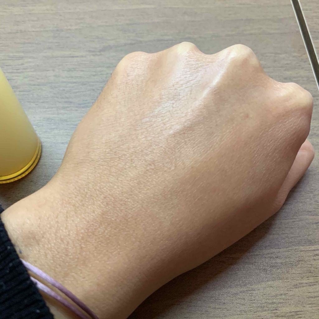 肌美精 リンクルケア 濃密潤い美容液のクチコミ「肌美精⭐️
シワや乾燥が気になるから買ってみました❤️
1枚目はなにも塗ってない写真です
3枚.....」（1枚目）