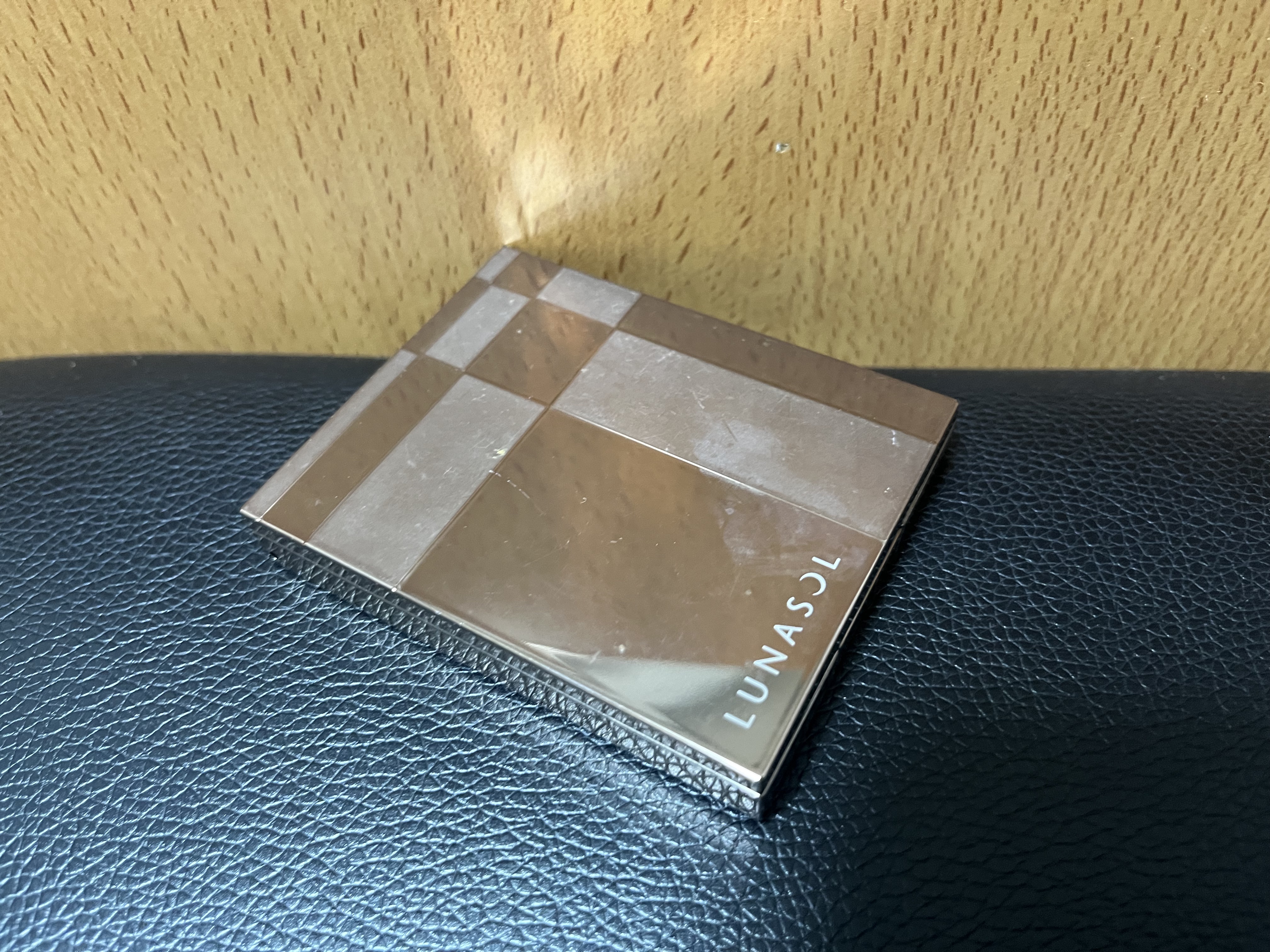 スリーディメンショナルアイズ 01 Natural Beige/LUNASOL/アイシャドウパレットを使ったクチコミ（2枚目）