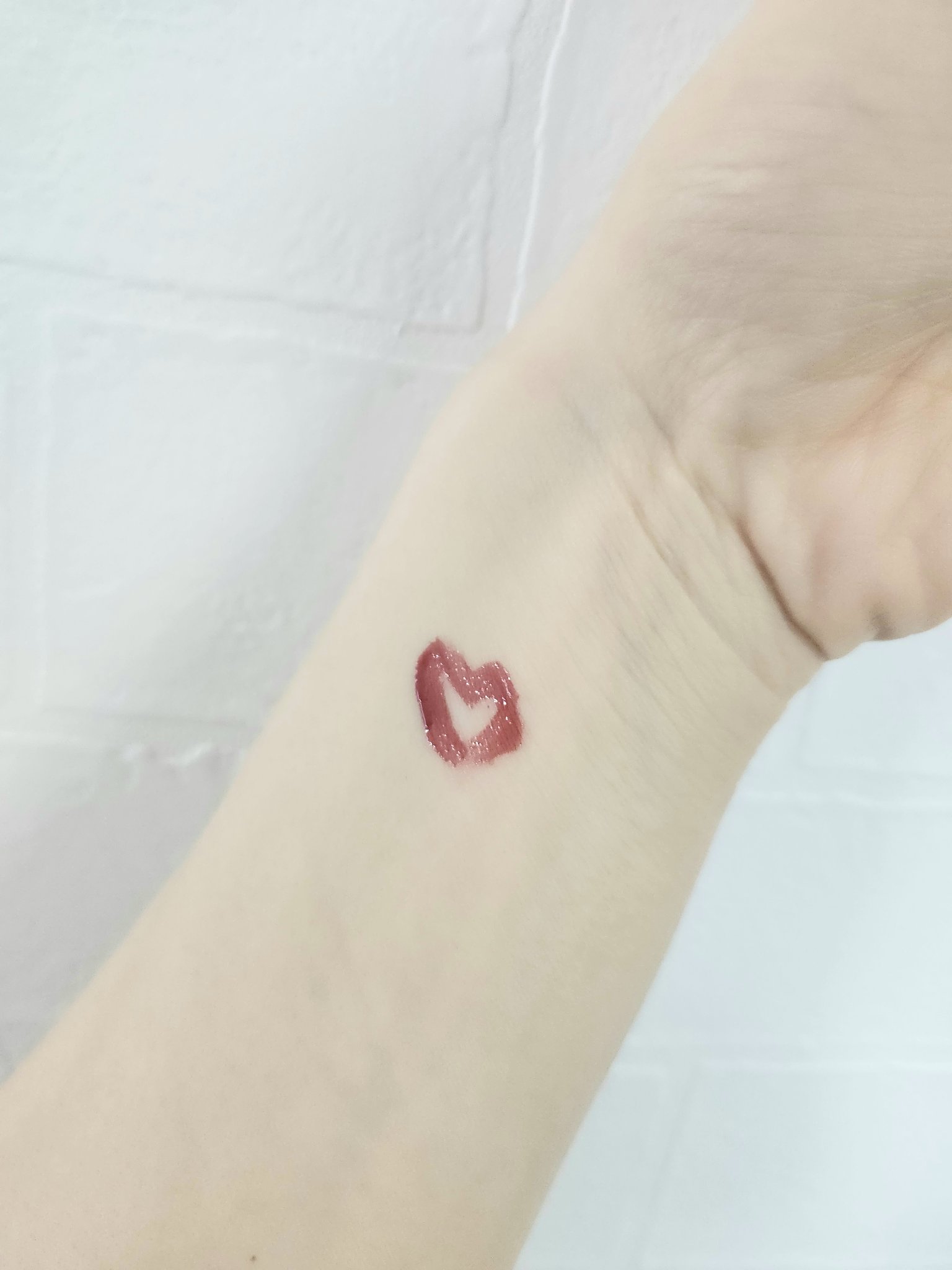 ロウグロウジェルティント R015 バイト/hince/リップティントを使ったクチコミ（2枚目）