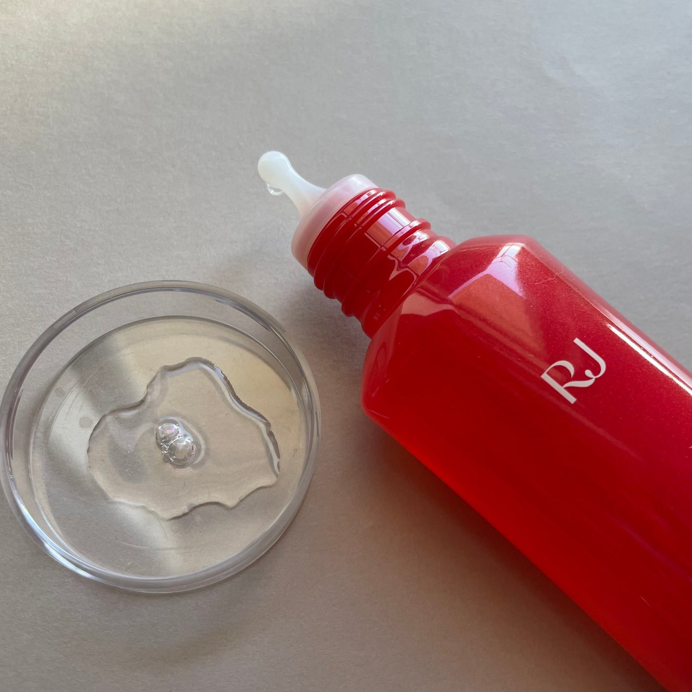 薬用 RJ地肌ケア エッセンス /アピセラピーコスメティクス/頭皮ローションを使ったクチコミ(2枚目)