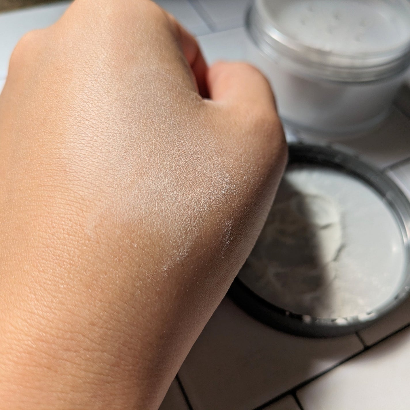 フィニッシングパウダー マット/チャコット・コスメティクス/ルースパウダーを使ったクチコミ(3枚目)