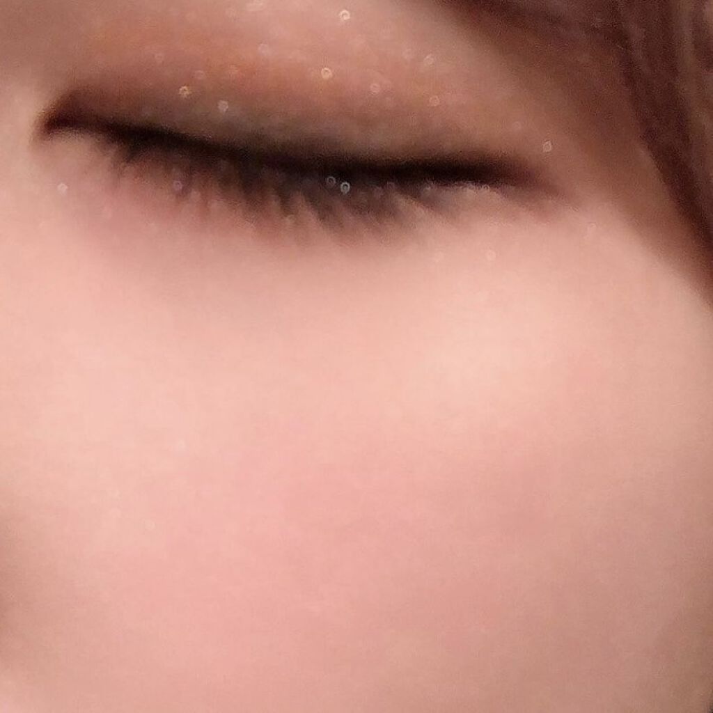 デュアル カラー スティック BR-02（マットブラウン）/DAISY DOLL by MARY QUANT/スティックアイシャドウを使ったクチコミ（2枚目）