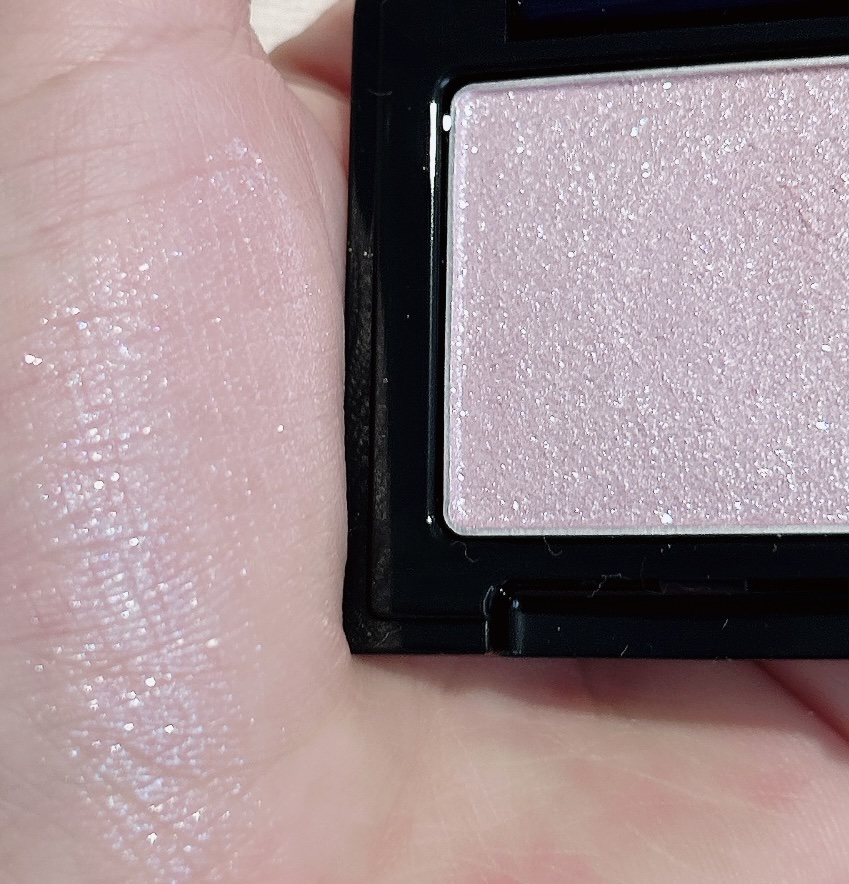 ラズル アイカラー/エレガンス ラズル /単色アイシャドウを使ったクチコミ（2枚目）