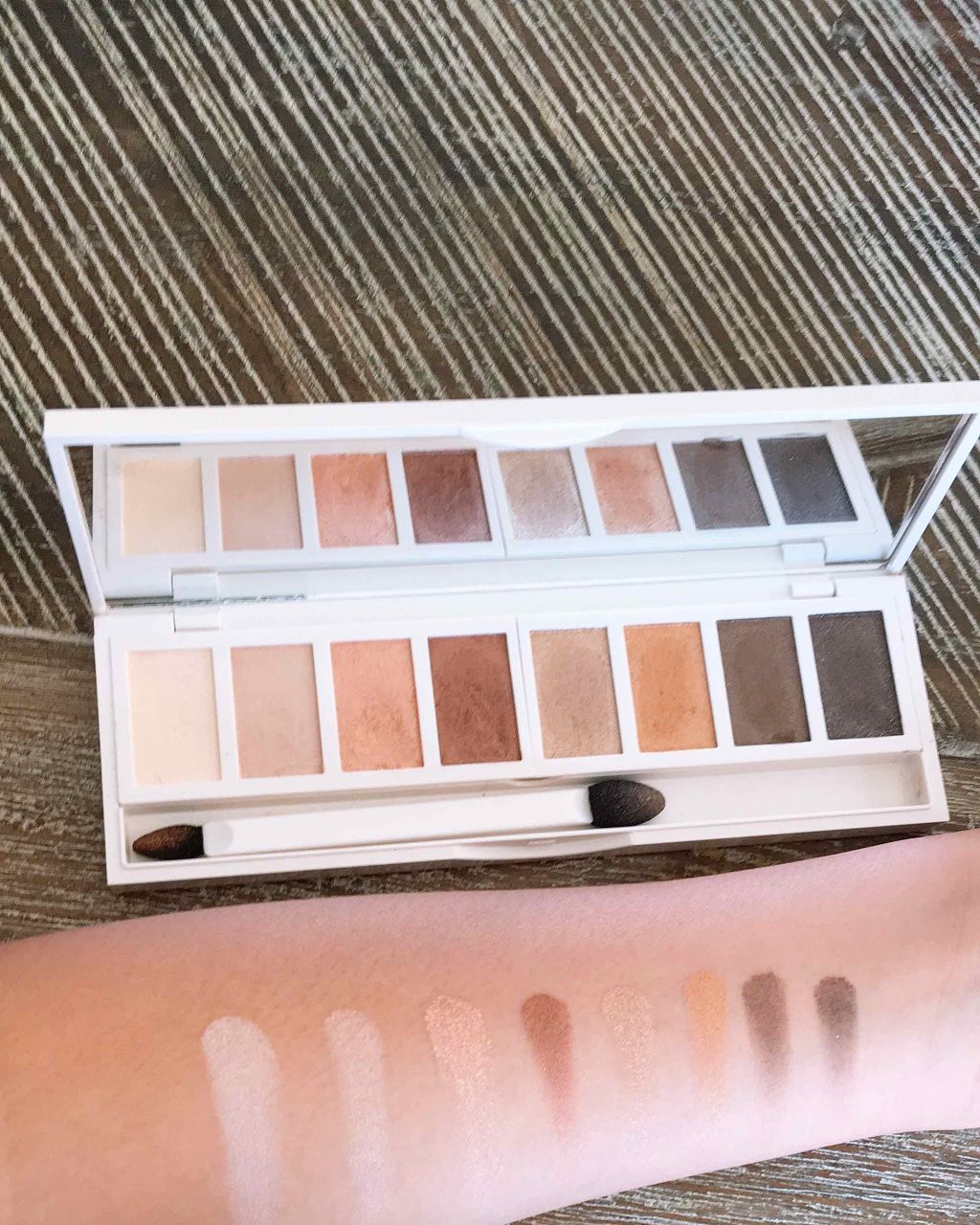 ○☁️ るぅ☁️○ on LIPS 「#始めて投稿こちらの商品は、ヴィセリシェグラマラスヌードアイパ..」(3枚目)