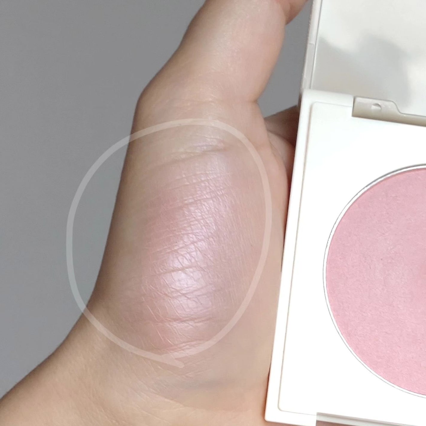 カバーマーク ライティング カラー パウダー/COVERMARK/パウダーチークを使ったクチコミ(5枚目)