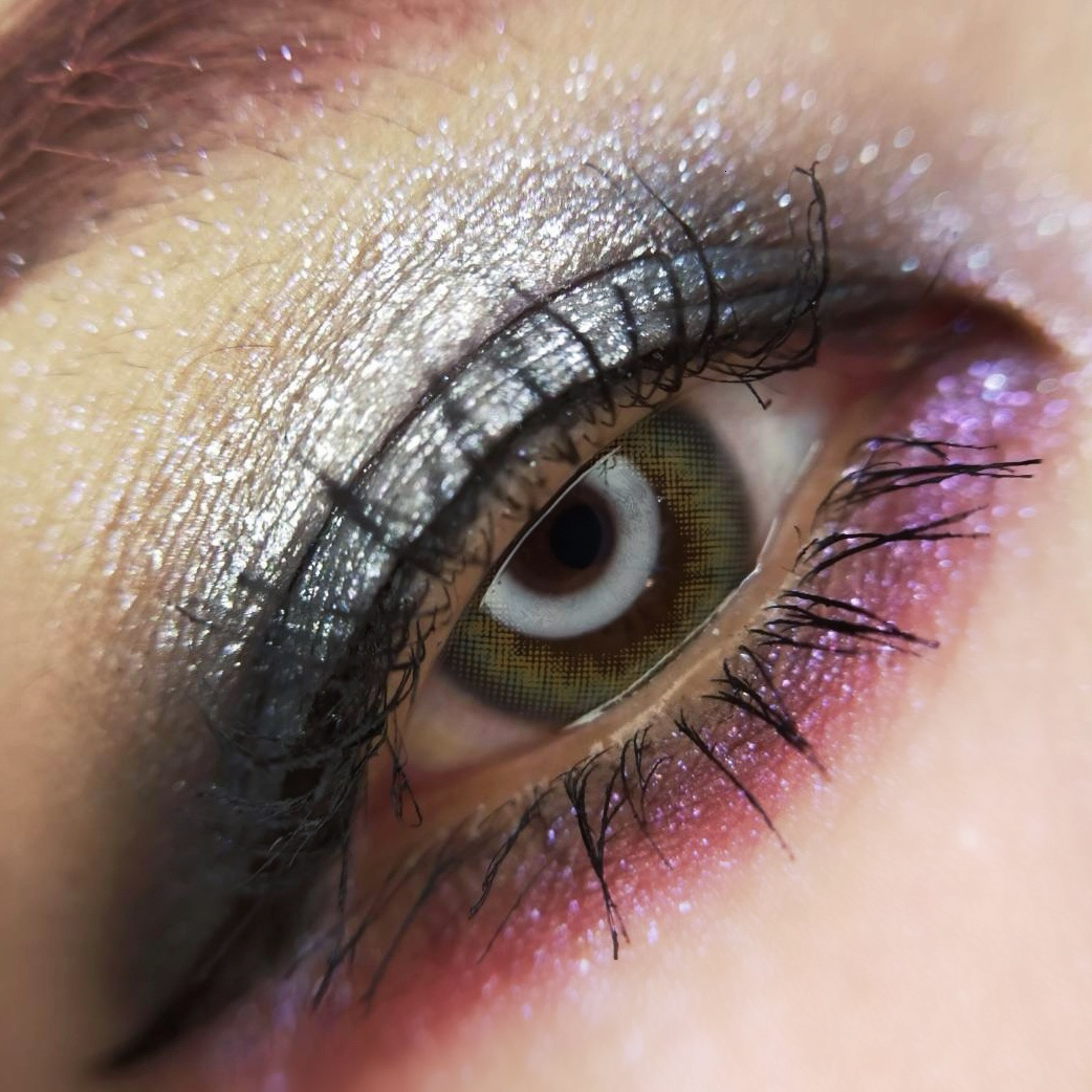 フラワーノーズスワンバレエシリーズ アイシャドウパレット 02 ブラックスワン/FlowerKnows/アイシャドウパレットを使ったクチコミ（3枚目）