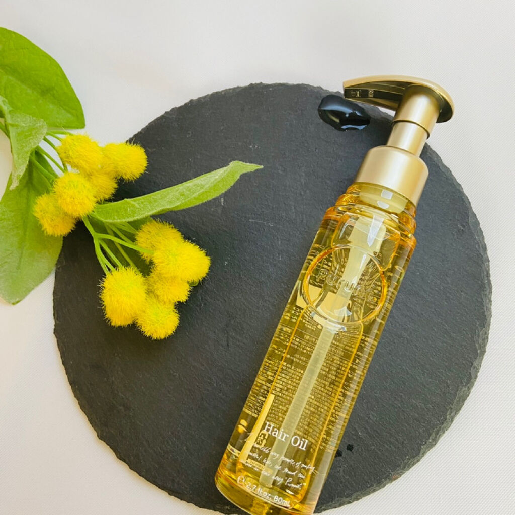 先日、ドンキホーテで見つけたヘアオイルが良くって感動中❗
1,540円(税込み)

「サロン仕様の浸透型ダメージ補修・プロテクト成分配合
傷んだ髪の内部まで浸透・集中修復し、髪を保護」
とあったのでダメージ補修できたらいいな～程度