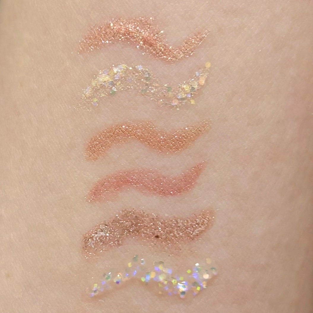 グリッター イルミネーションライナー R/CipiCipi/リキッドアイライナーを使ったクチコミ(1枚目)