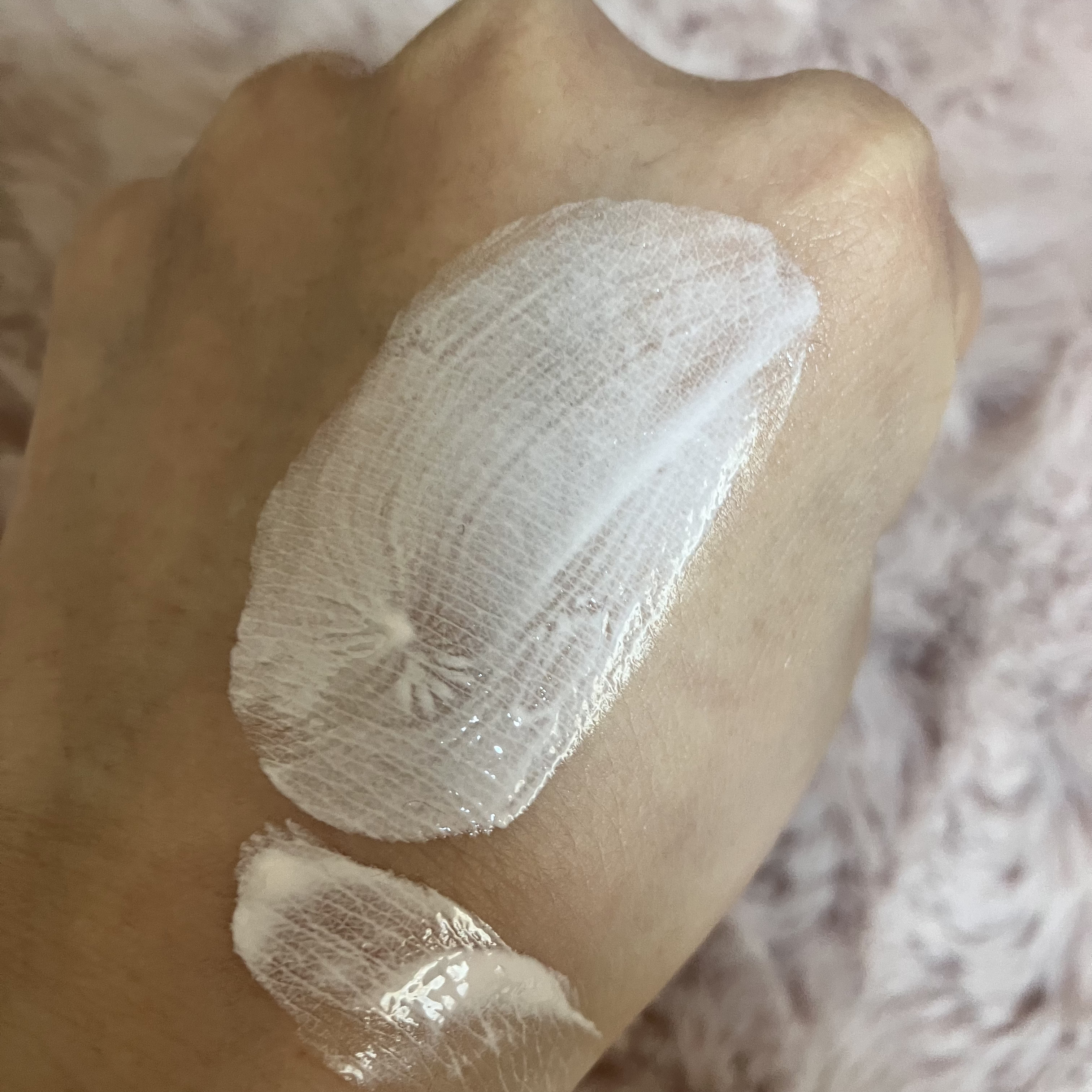 トーンアップUV エッセンス ピンクフラミンゴ/サンカット®/日焼け止めローションを使ったクチコミ（3枚目）