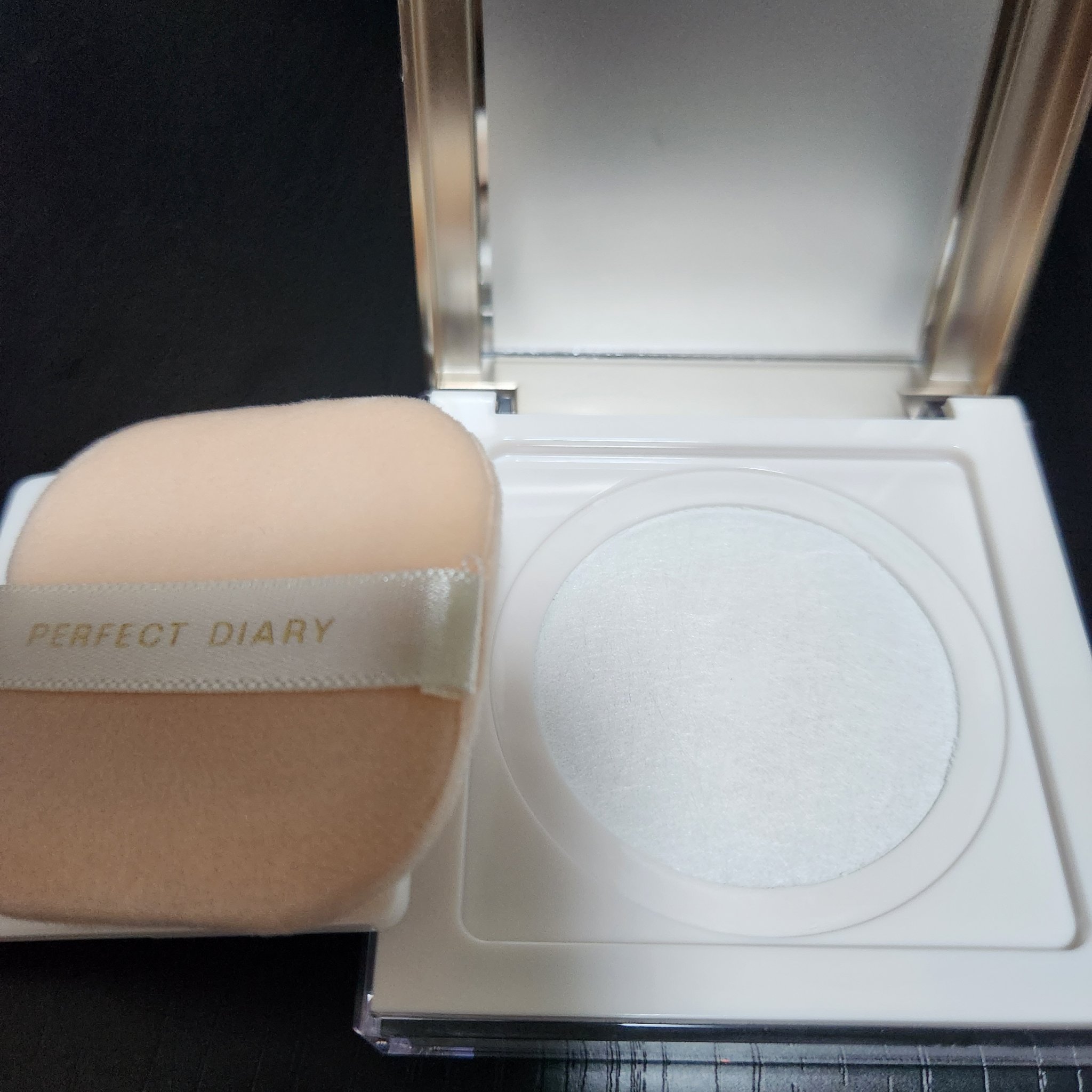 トランスルーシェントブルーリング ルースパウダー/PERFECT DIARY/ルースパウダーを使ったクチコミ（3枚目）