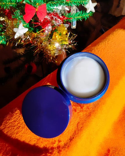 ニベア ロイヤルブルーボディクリーム うるおい密封ケア/ニベア/ボディクリームを使ったクチコミ(2枚目)