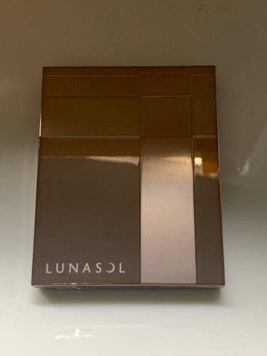 スキンモデリングアイズ 02 Beige Orange/LUNASOL/アイシャドウパレットを使ったクチコミ（2枚目）