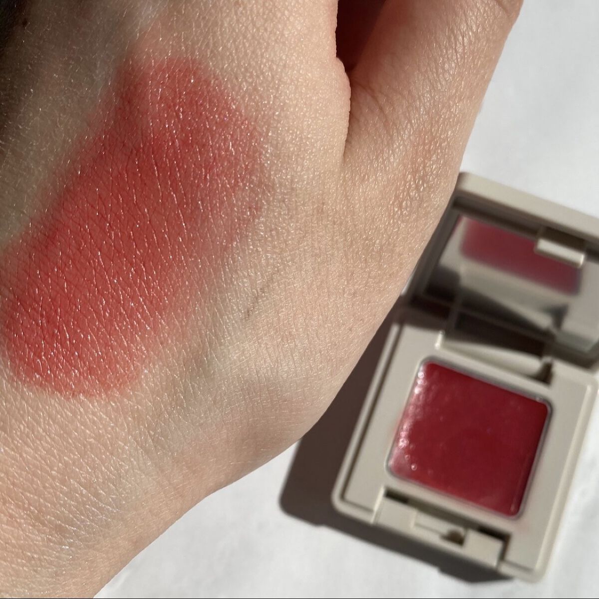 タッチオンカラーズ (カラー) 01C レッド/ナチュラグラッセ/ジェル・クリームアイシャドウを使ったクチコミ（2枚目）