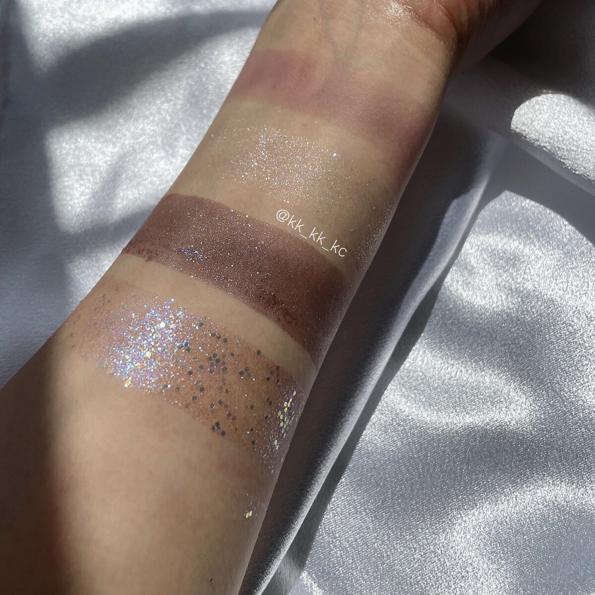 TWINKLE POP Pearl Flex Glitter Eye Palette/CLIO/アイシャドウパレットを使ったクチコミ（3枚目）