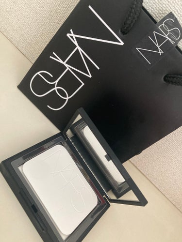 ライトリフレクティングセッティングパウダー　プレスト　N/NARS/プレストパウダーを使ったクチコミ（1枚目）