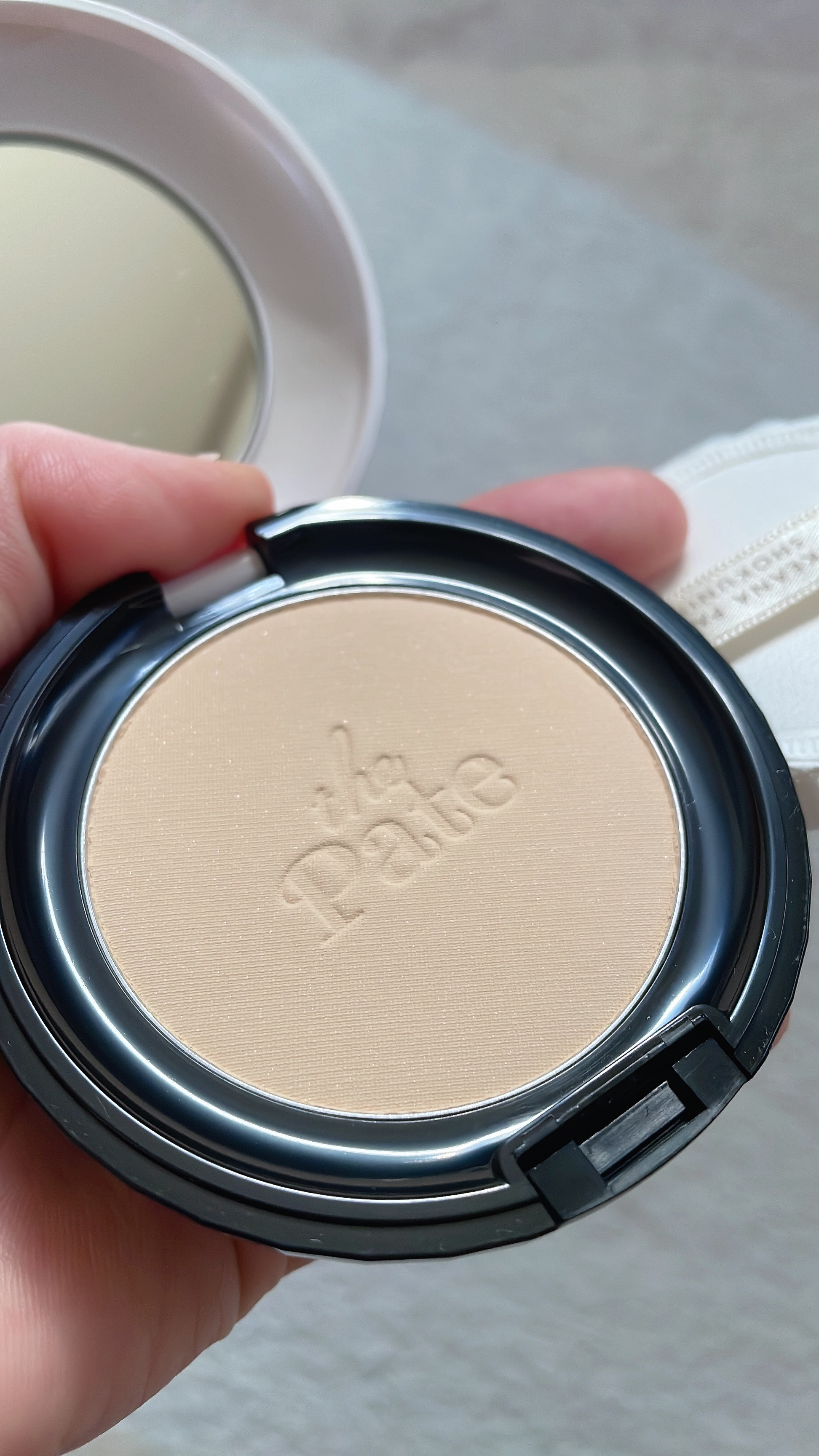 毛穴パテ職人 フィニッシュキープパウダー 毛穴パテ職人 フィニッシュキープパウダー/毛穴パテ職人/プレストパウダーを使ったクチコミ（2枚目）