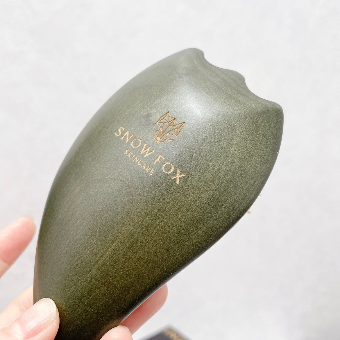 プレミアム FOX カッサ ゴースト ヘアブラシ ブラック/SNOW FOX SKINCARE/ヘアブラシを使ったクチコミ(3枚目)