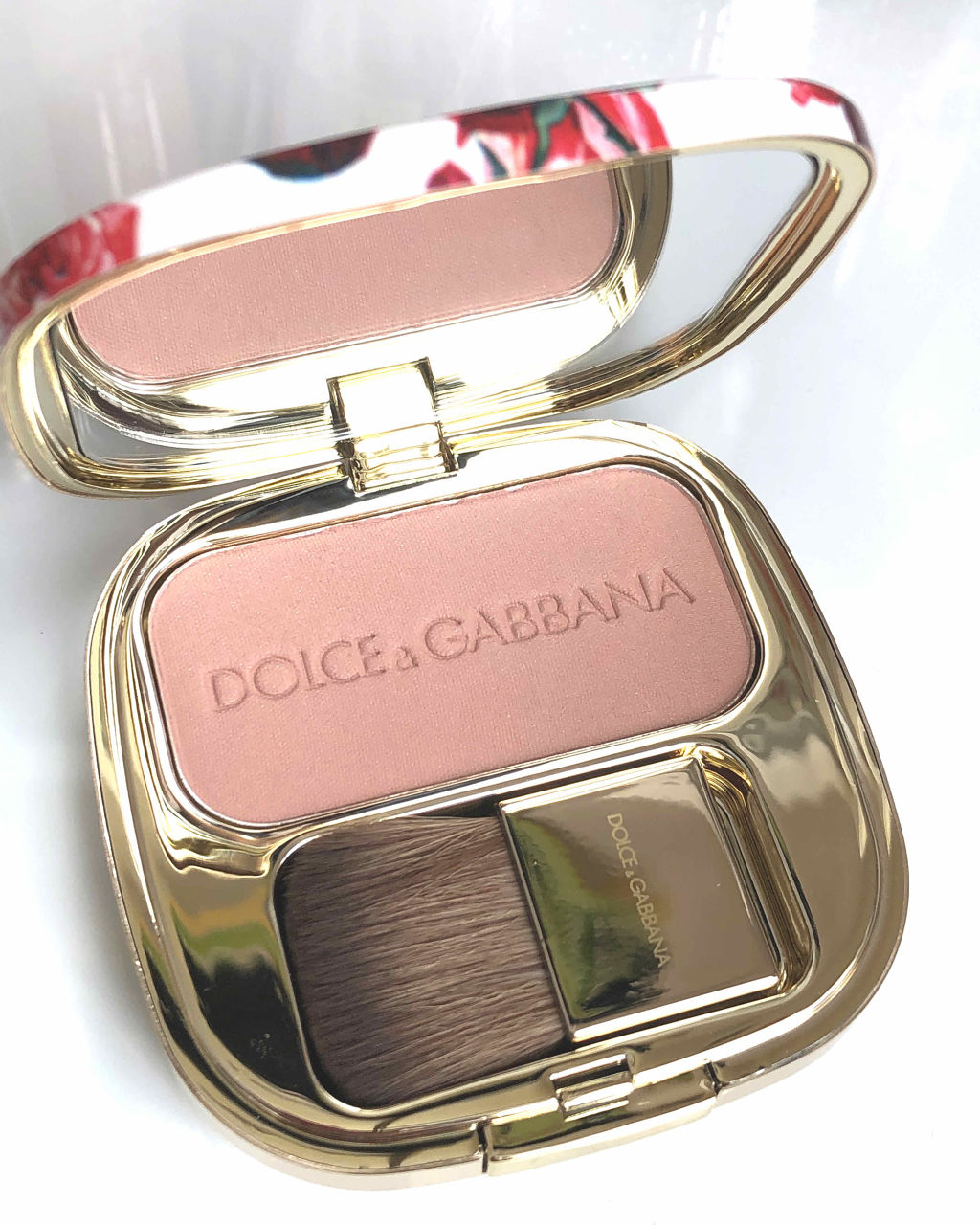 ブラッシュオブローズ ルミナスチークカラー/DOLCE&GABBANA BEAUTY/パウダーチークを使ったクチコミ（2枚目）