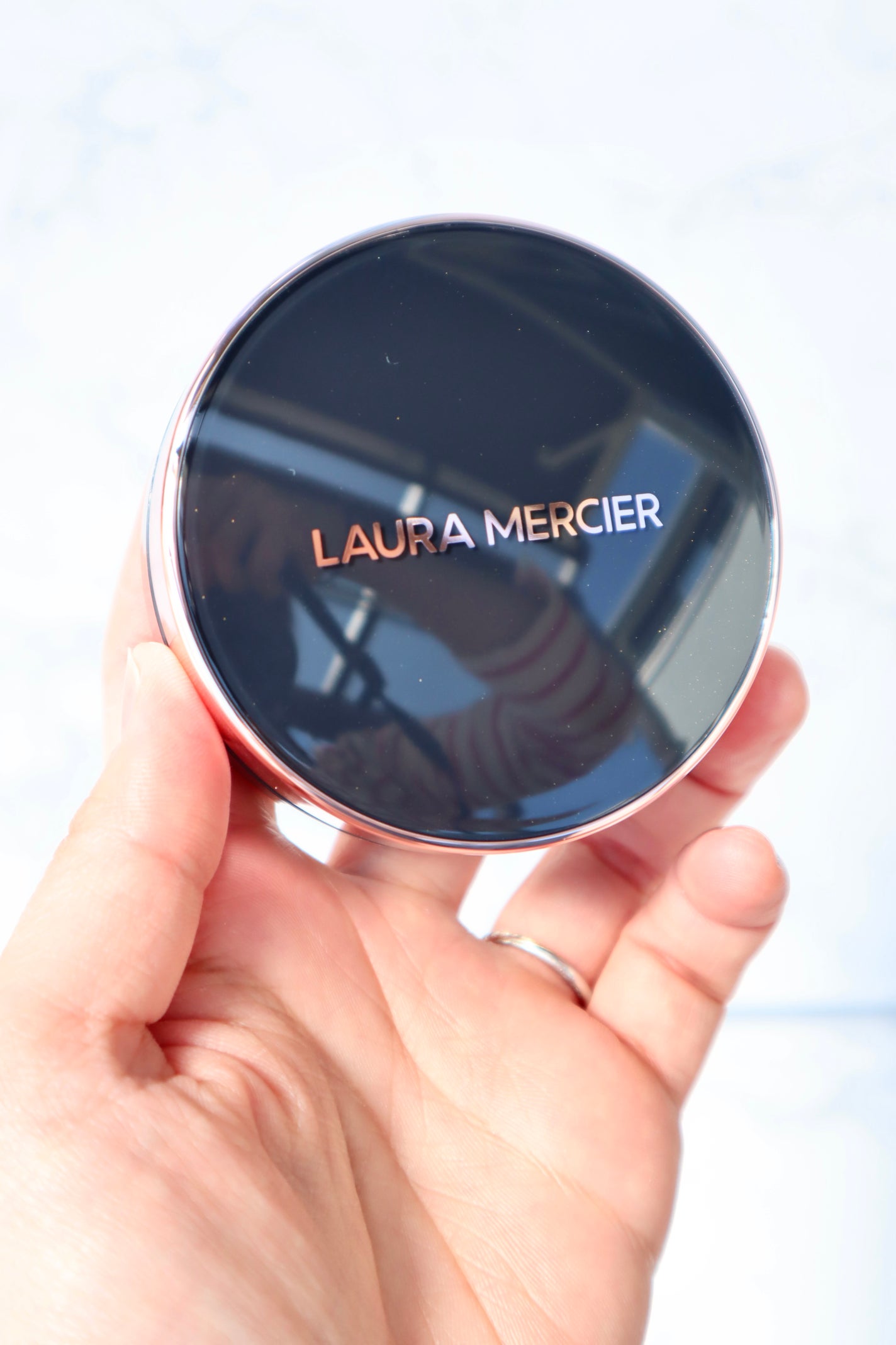 フローレス ルミエール ラディアンス パーフェクティング クッション/ローラ メルシエ/クッションファンデーションを使ったクチコミ(2枚目)