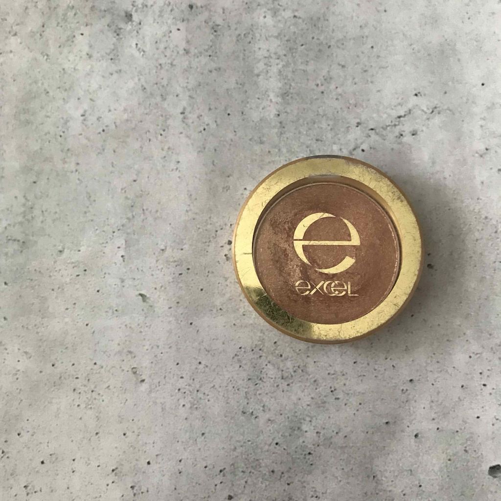 シャイニーシャドウ N/excel/単色アイシャドウを使ったクチコミ（1枚目）