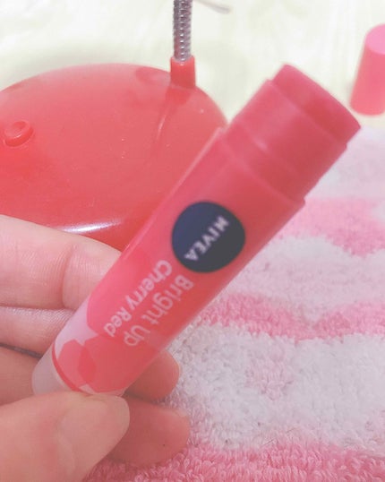 モイストピュアカラーリップ/ニベア/リップクリームを使ったクチコミ(2枚目)