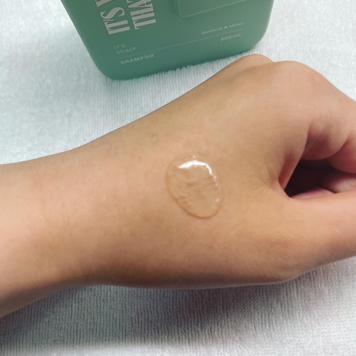 薬用スカルプ メディカルモイスト シャンプー/トリートメント/IT’S WHAT’S INSIDE THAT MATTERS./市販シャンプーを使ったクチコミ(2枚目)