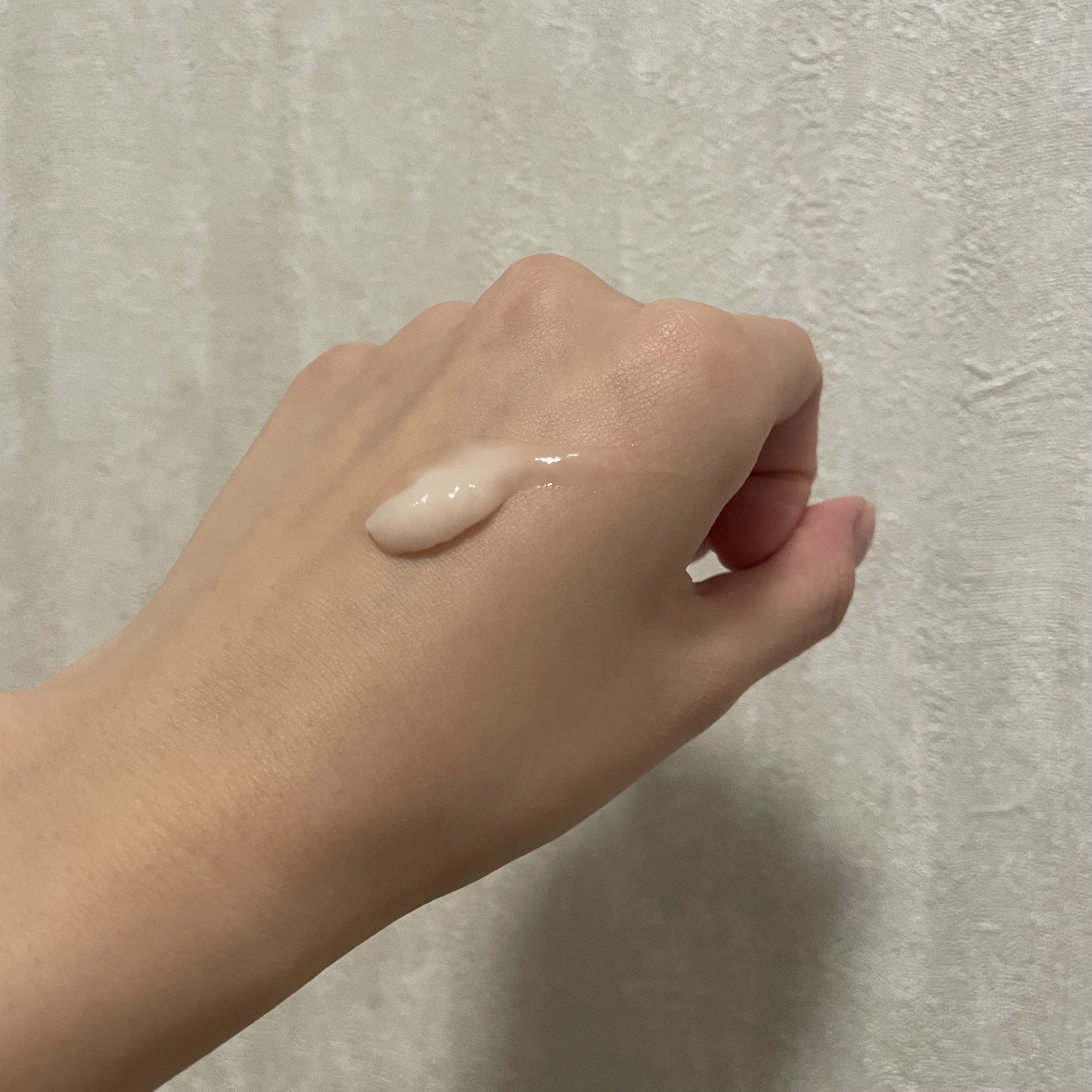 ハンド＆ヘア ライトセラム/AUTHENTIC BEAUTY CONCEPT/ハンドクリームを使ったクチコミ（3枚目）