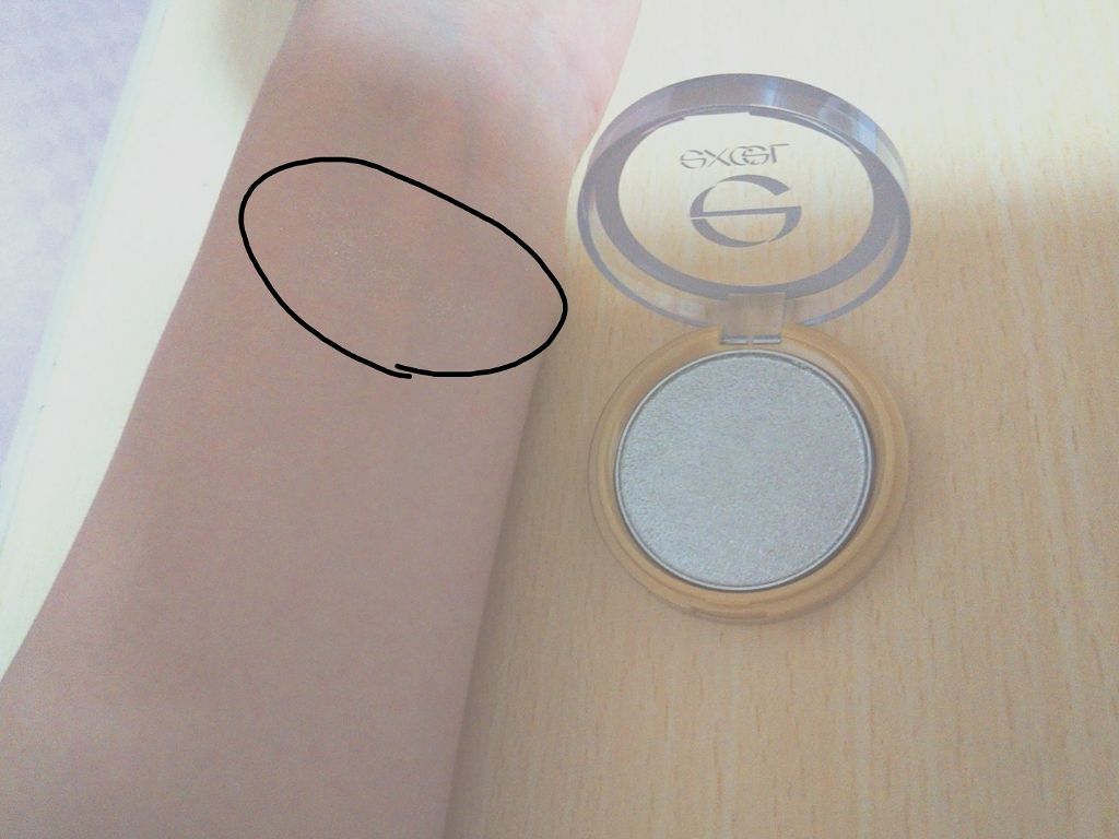 シャイニーシャドウ N/excel/単色アイシャドウを使ったクチコミ（2枚目）