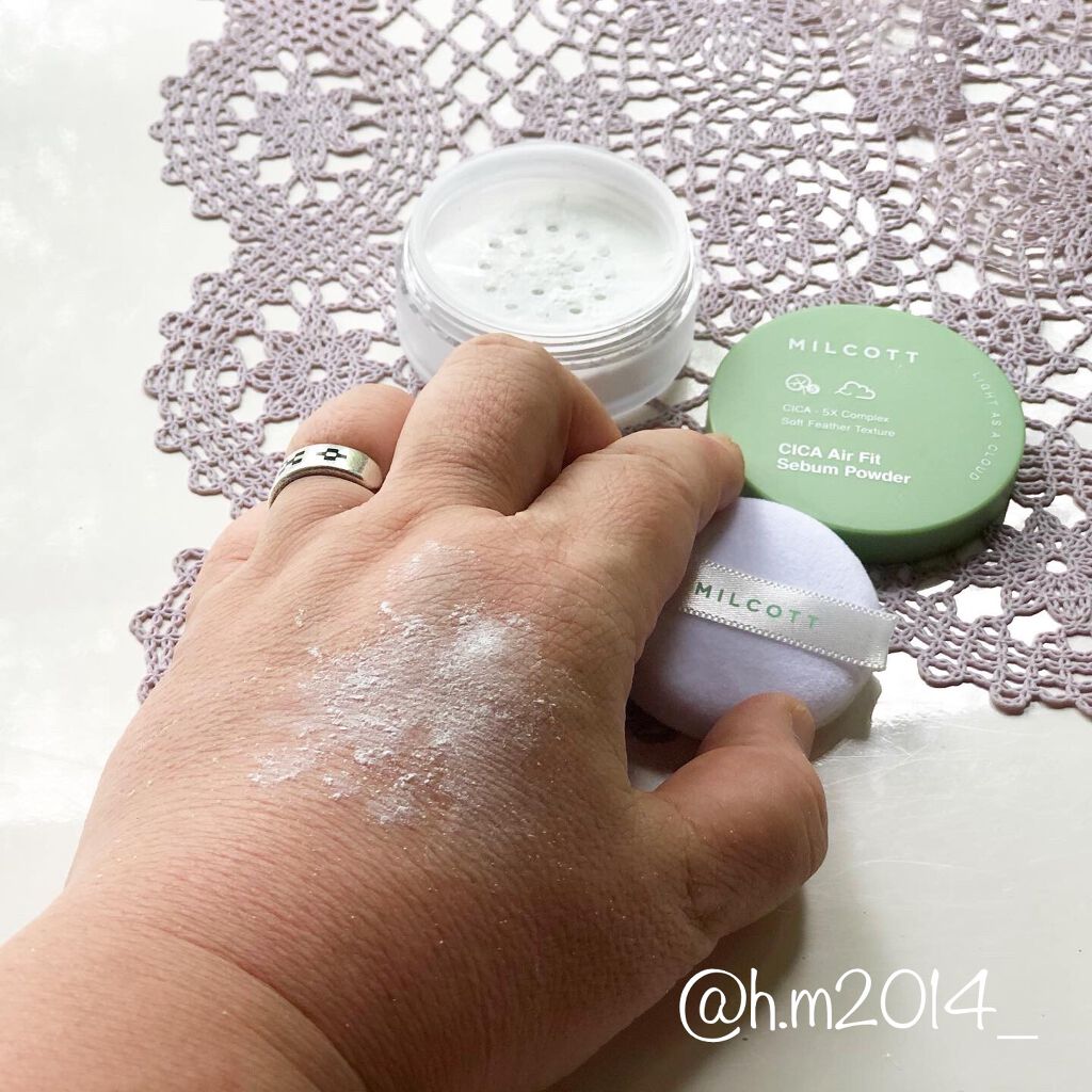 CICA エアフィットシーバムパウダー/MILCOTT/ルースパウダーを使ったクチコミ（3枚目）