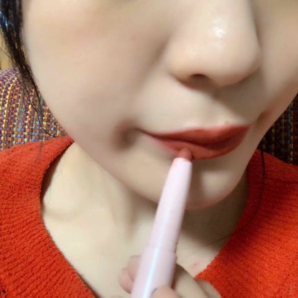 マットリップクレヨン/WHOMEE/口紅を使ったクチコミ(2枚目)