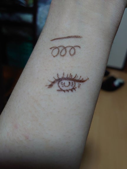 スキルレスライナー/LUMIURGLAS/リキッドアイライナーを使ったクチコミ(4枚目)