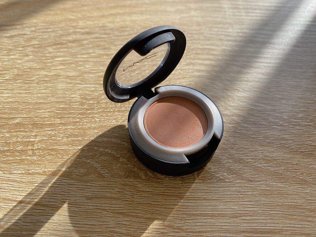 パウダー キス アイシャドウ マイ トゥイーディ/M・A・C/単色アイシャドウを使ったクチコミ（1枚目）