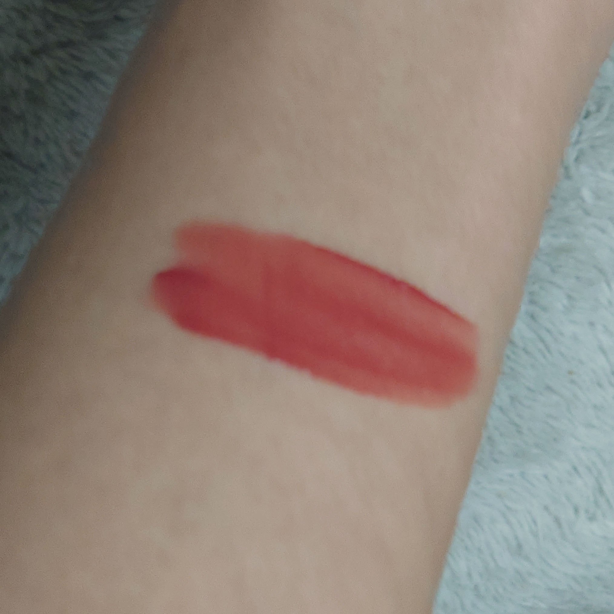 クリームドゥローズティント 04 レッドウッド/dasique/リップティントを使ったクチコミ（3枚目）