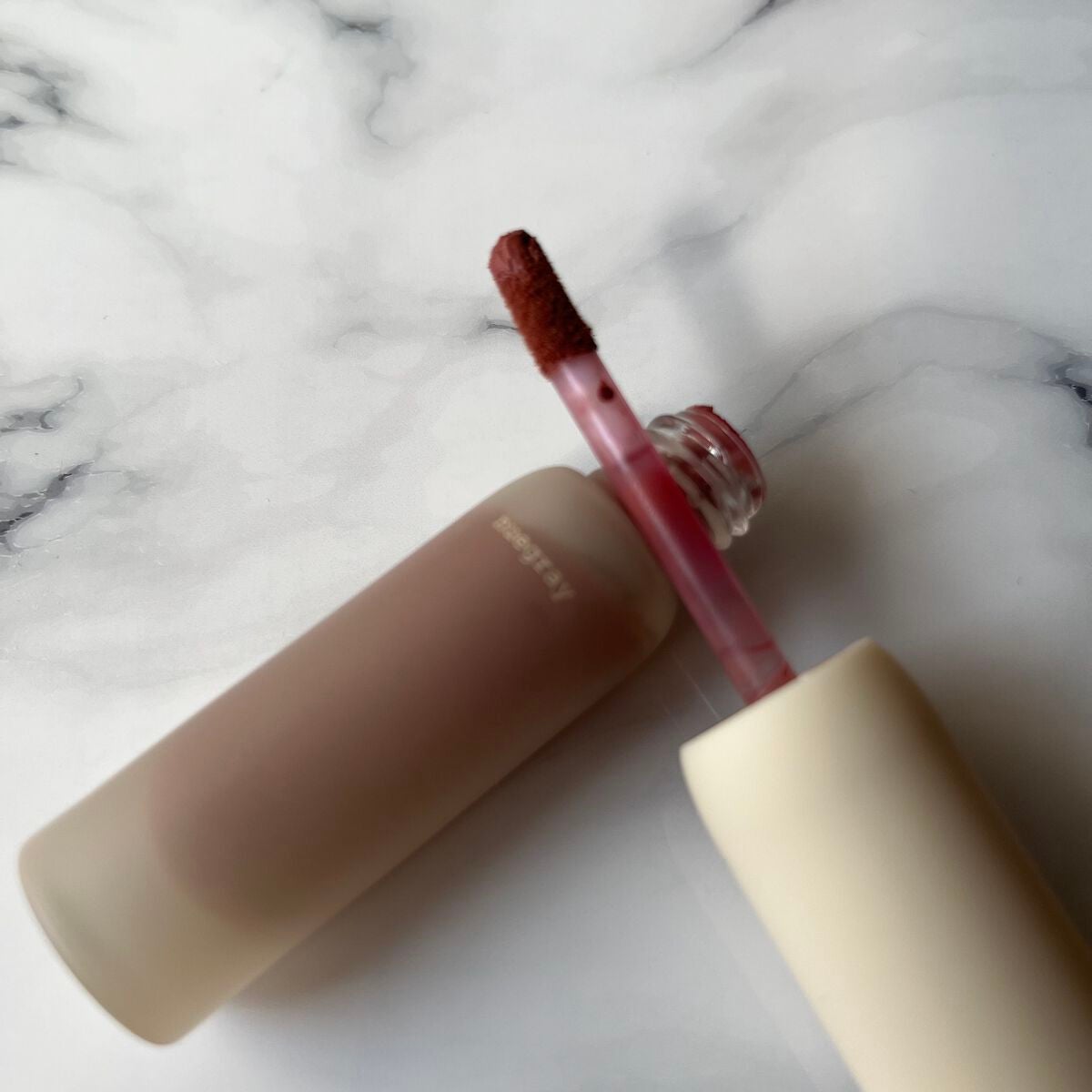 デイリームードマットリキッド/nuegray/リップグロスを使ったクチコミ(3枚目)