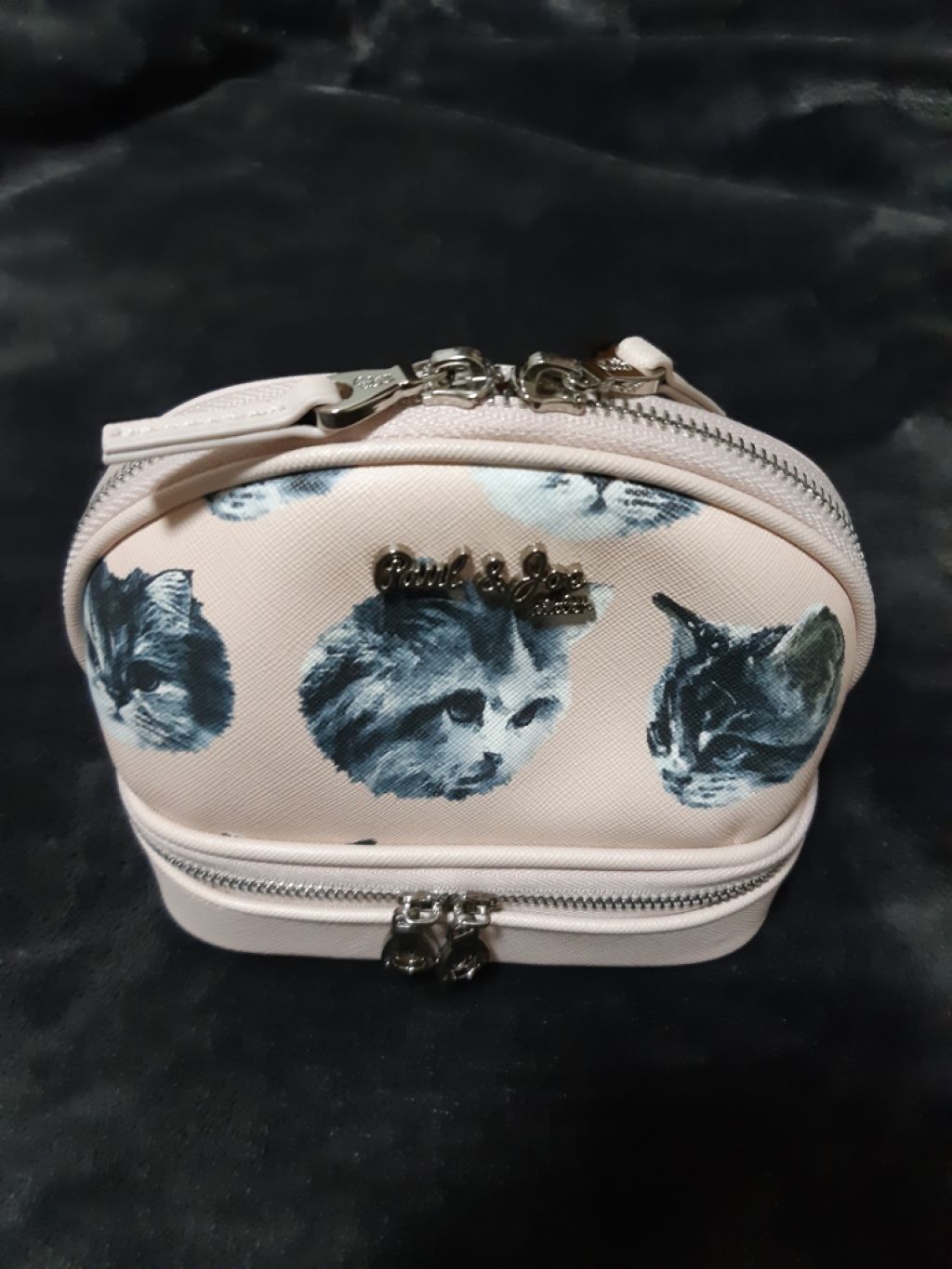 鍵しっぽヌコ(メンヘラ引きこもりニート) on LIPS 「ポールアンドジョーのポーチ購入致しました!結構前になりますが…..」(1枚目)