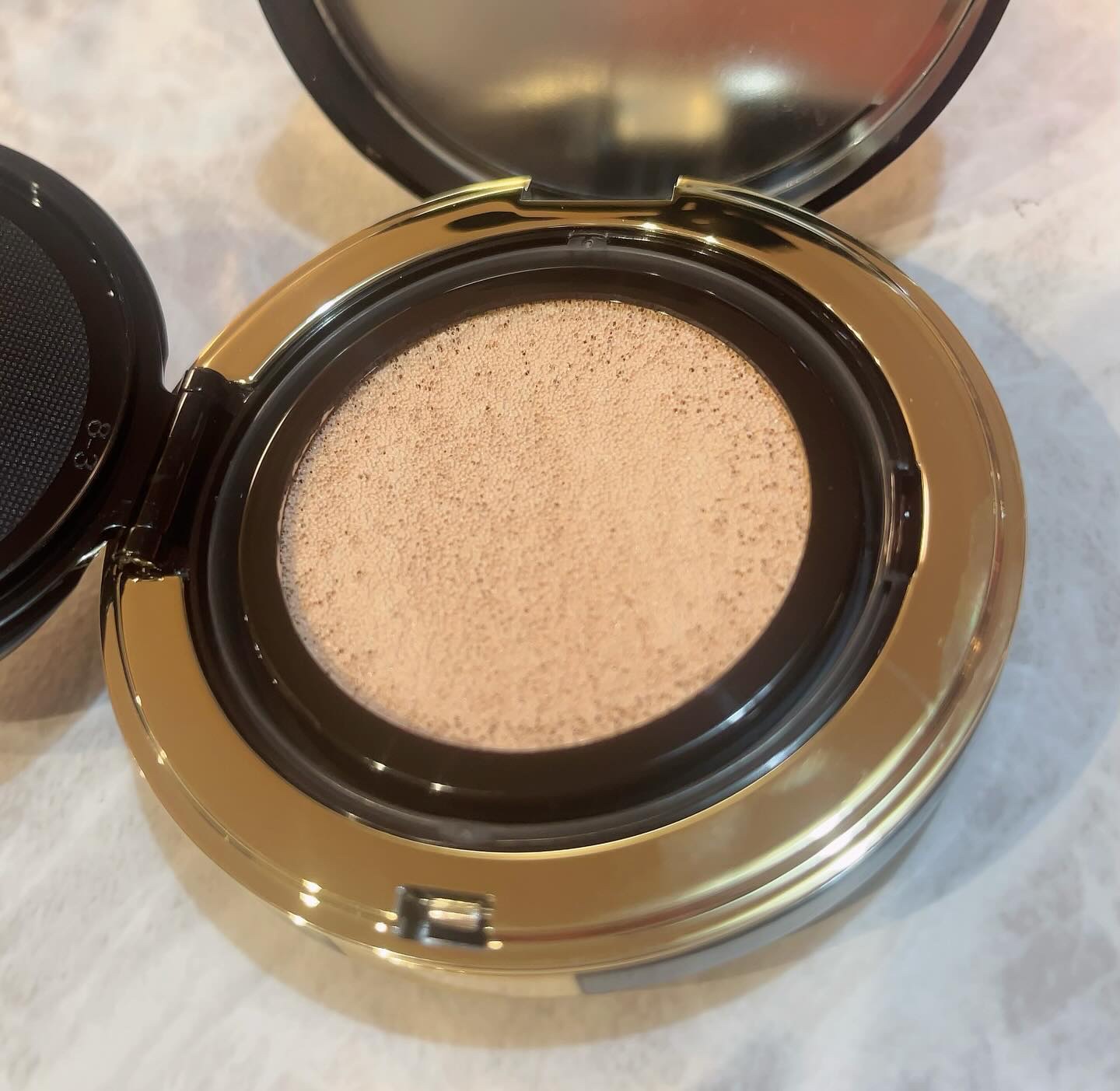 グロウフィットセラムカバークッション/ダルバ/クッションファンデーションを使ったクチコミ（3枚目）