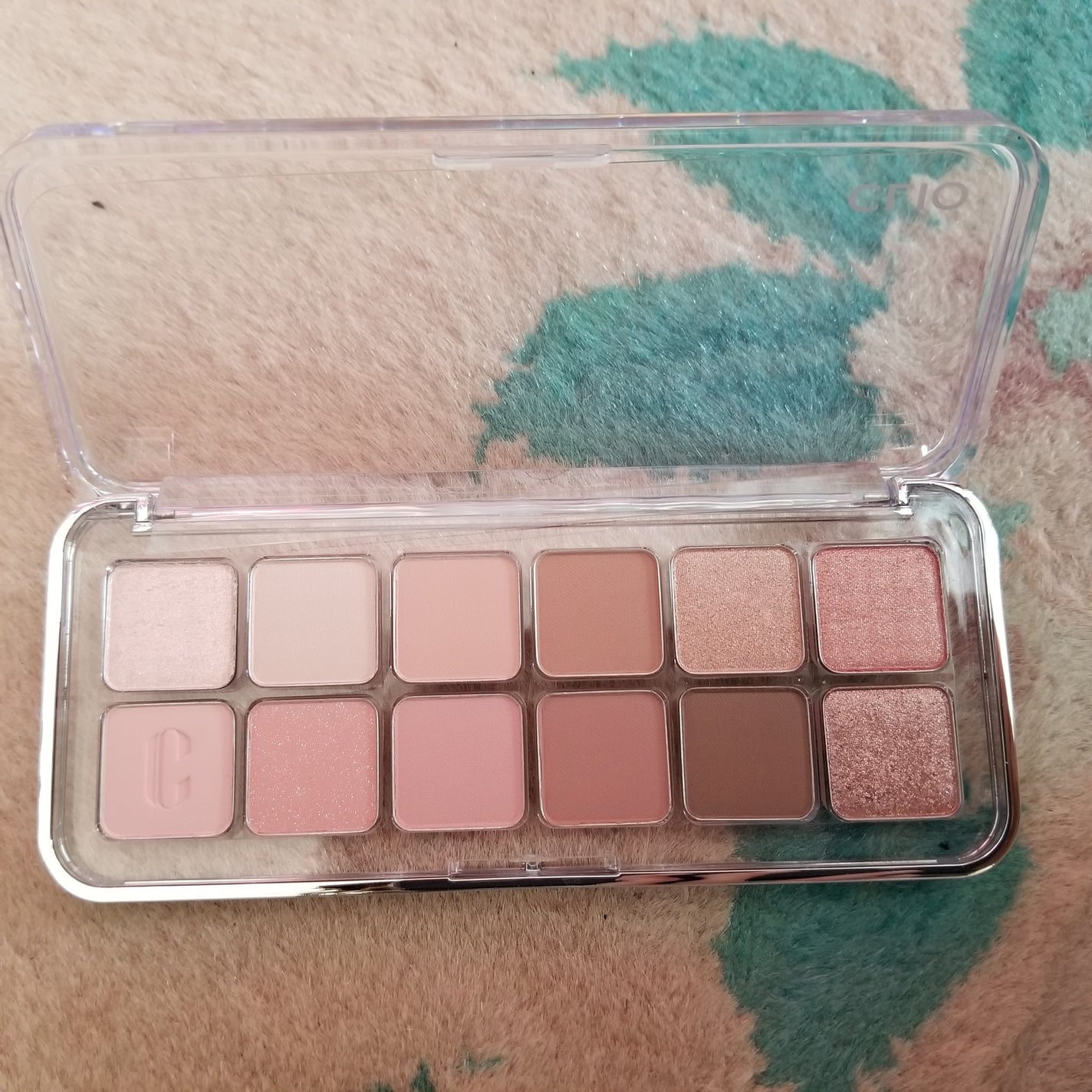 ヒヨコpink_gloss_34u on LIPS 「クリオのアイパレット02番ローズコネクト大人のくすみピンクメイ..」(1枚目)