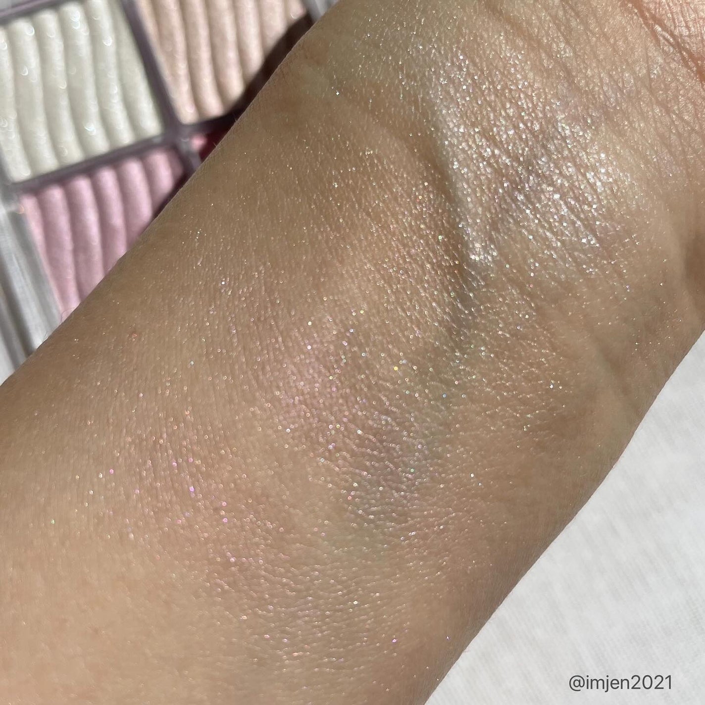 グロウコントゥアリングハイライターパレット/wakemake/パウダーハイライトを使ったクチコミ(4枚目)