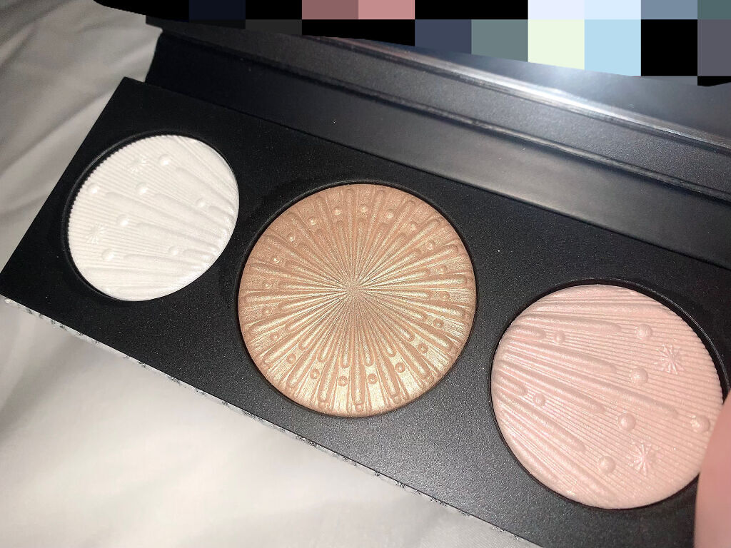 フラッシング アイス エクストラ ディメンション スキンフィニッシュ トリオ ライト/M・A・C/パウダーハイライトを使ったクチコミ（3枚目）