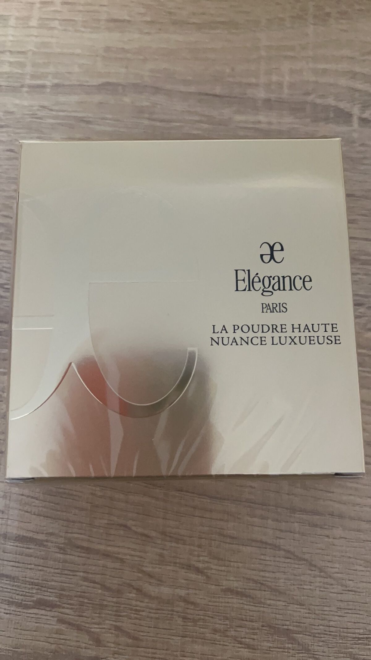 エレガンス ラ プードル オートニュアンス リクスィーズ Ⅳ/Elégance/プレストパウダーを使ったクチコミ（2枚目）