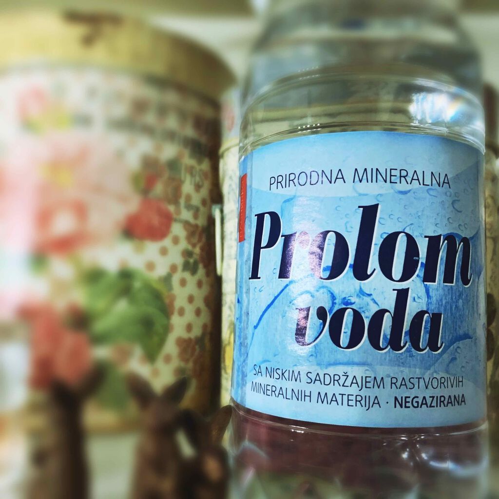 Prolom voda プロロムヴォーダ/プロロムヴォーダ/ミネラルウォーターを使ったクチコミ（1枚目）