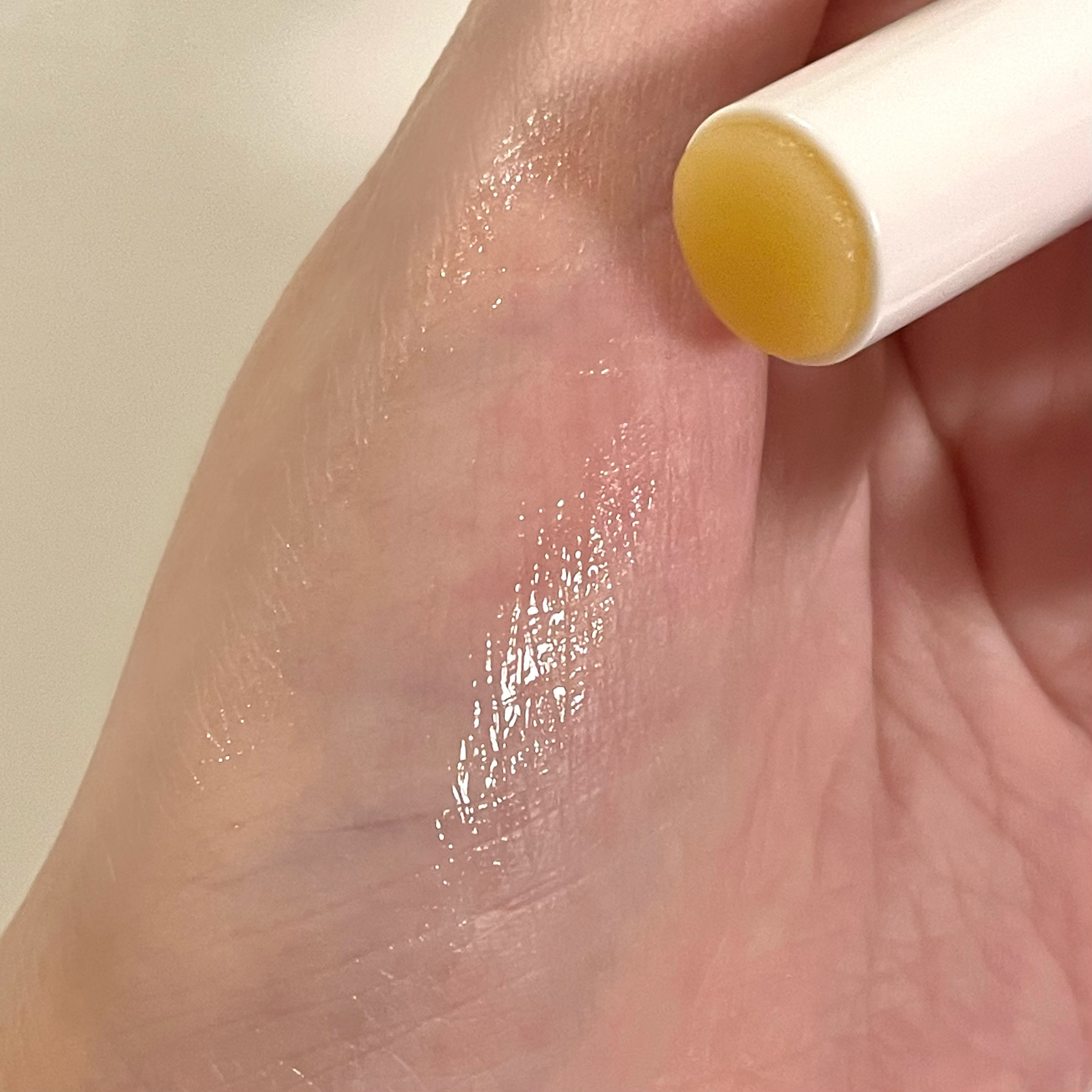 ニベア ディープモイスチャーリップ メルティタイプ バニラ＆マカダミアの香り/ニベア/リップクリームを使ったクチコミ（3枚目）