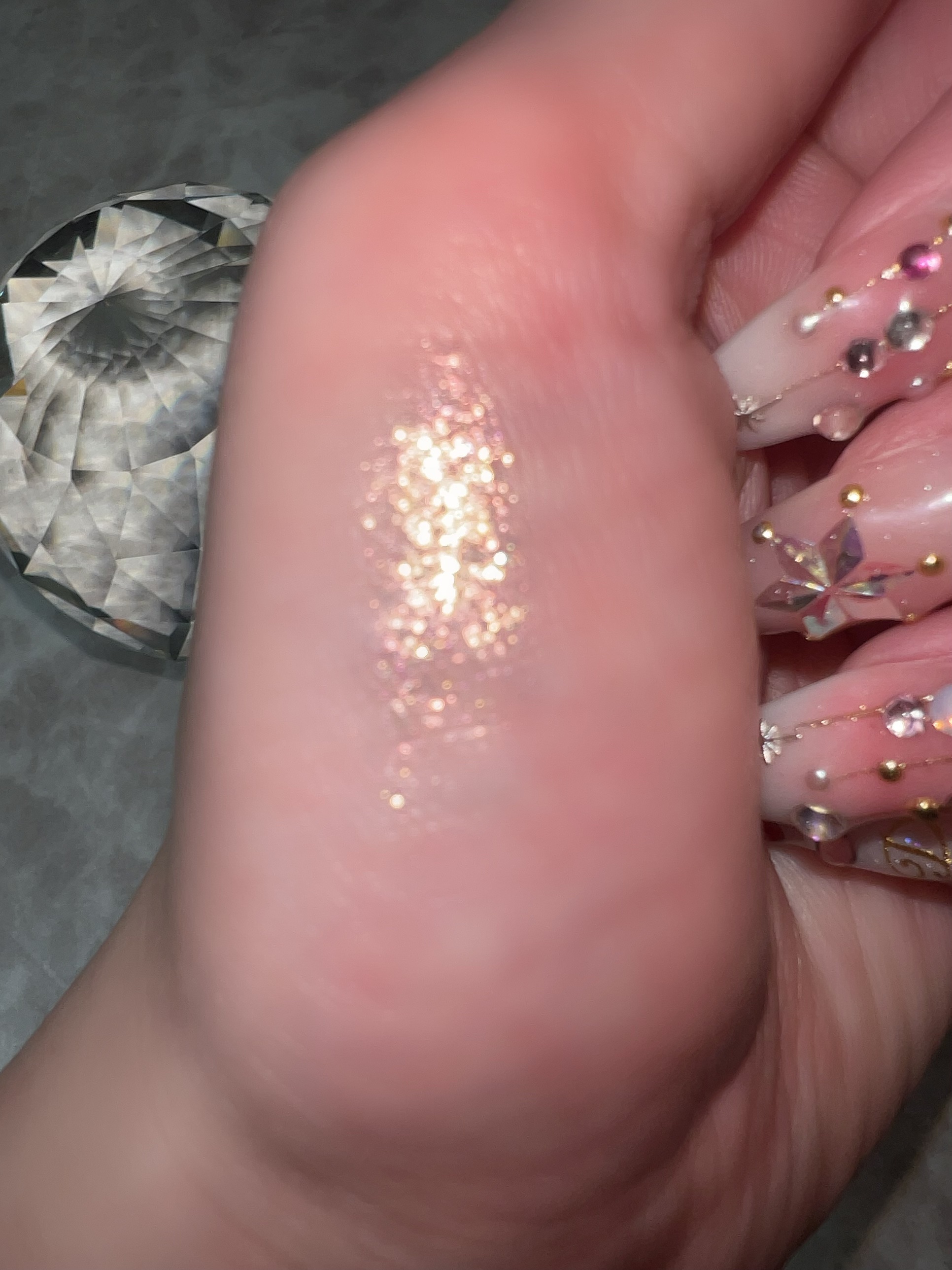 グリーミングアイグリッター/IBIM/グリッターを使ったクチコミ（3枚目）