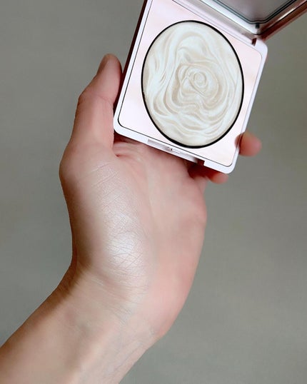 双花彫刻 ハイライト/花西子/パウダーハイライトを使ったクチコミ(5枚目)