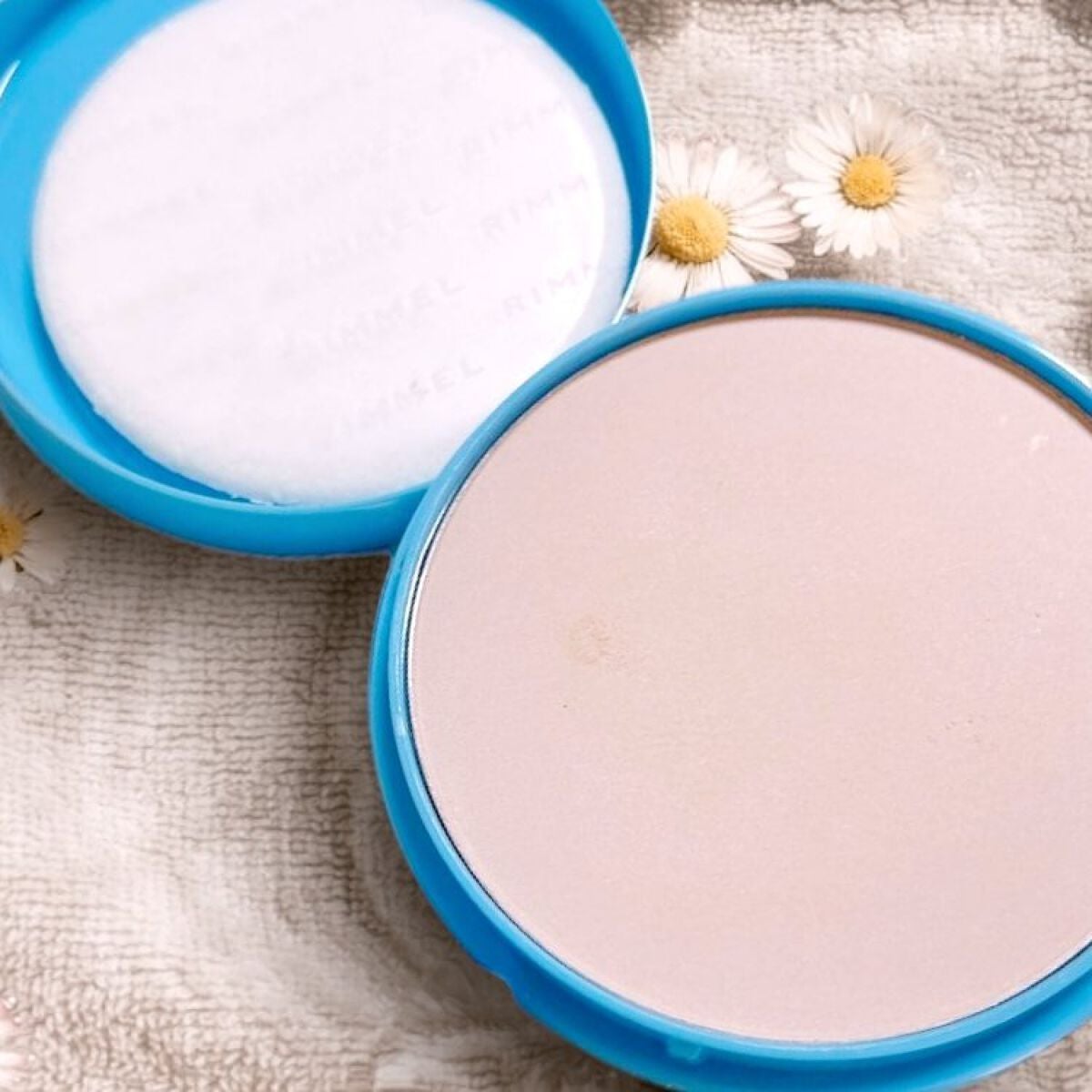 カインド&フリー モイストスキンティント/リンメル ロンドン/リキッドファンデーションを使ったクチコミ(3枚目)