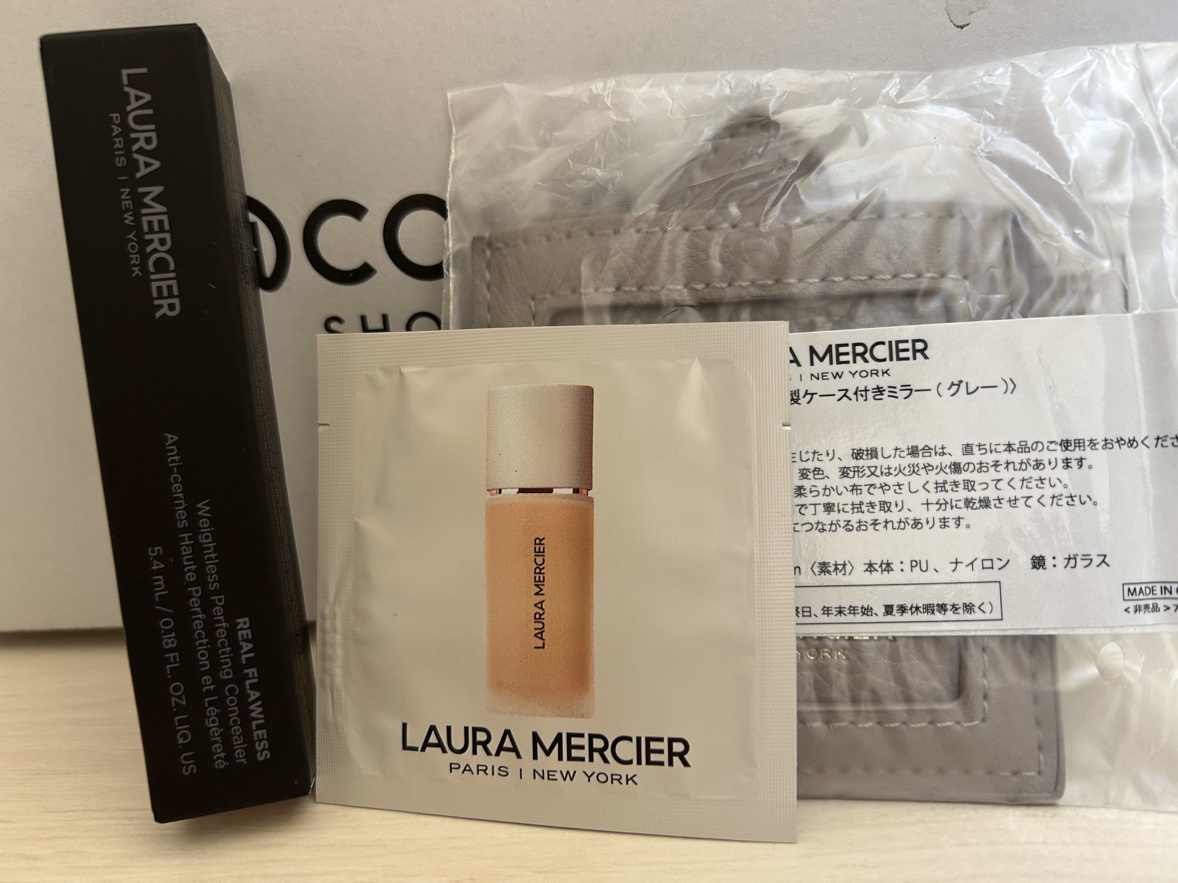 リアル フローレス ウェイトレス パーフェクティング コンシーラー/ローラ メルシエ/リキッドコンシーラーを使ったクチコミ（3枚目）